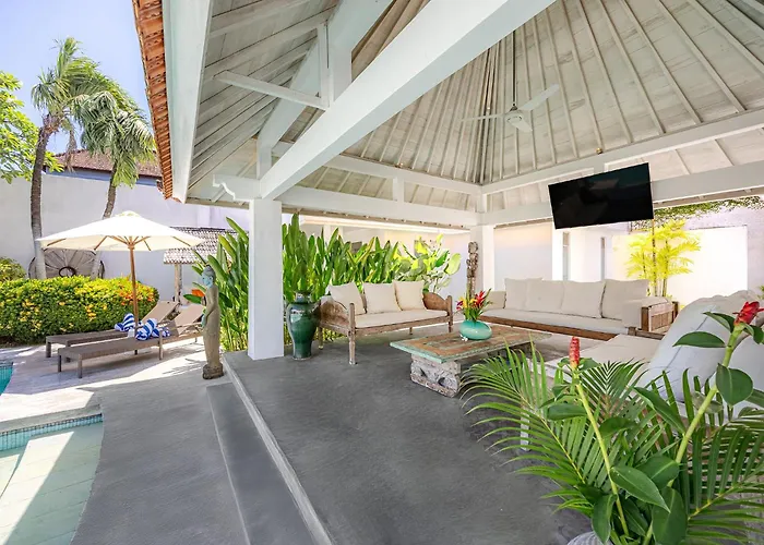 Villa Mutiara Putih By Optimum Bali, Seminyak, Walk To
