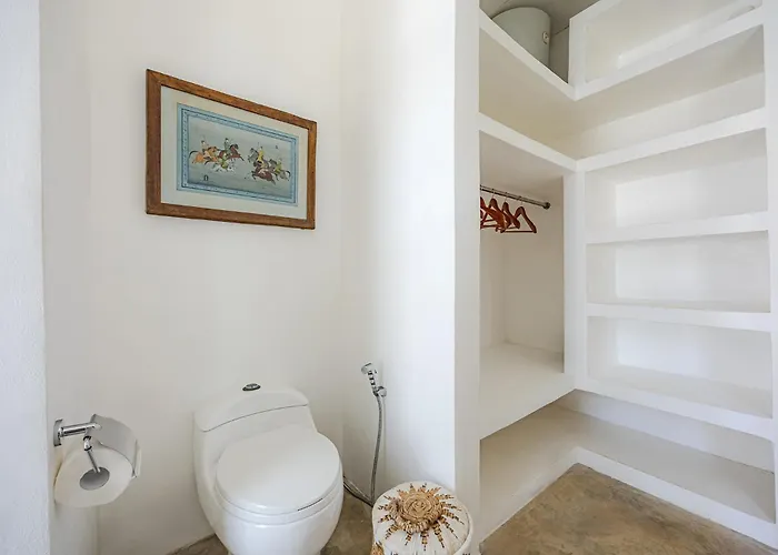 Villa Mutiara Putih By Optimum Bali, Seminyak, Walk To Seminyak