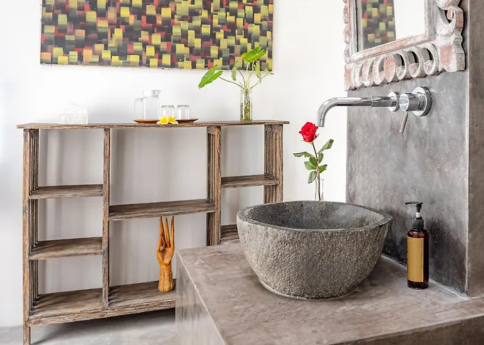 Villa Mutiara Putih By Optimum Bali, Seminyak, Walk To